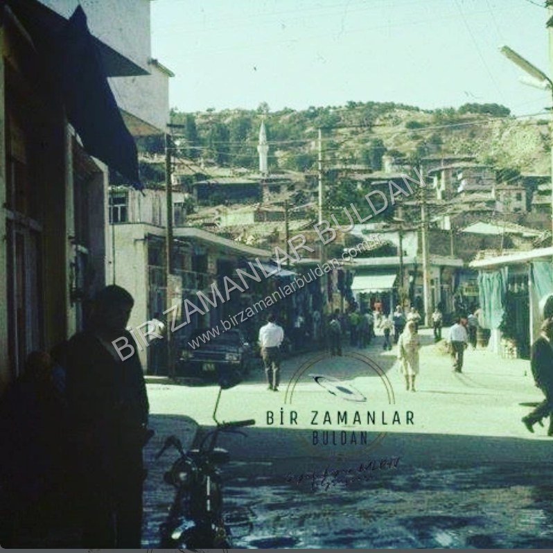 Çarşı Cami tarafına giden yol