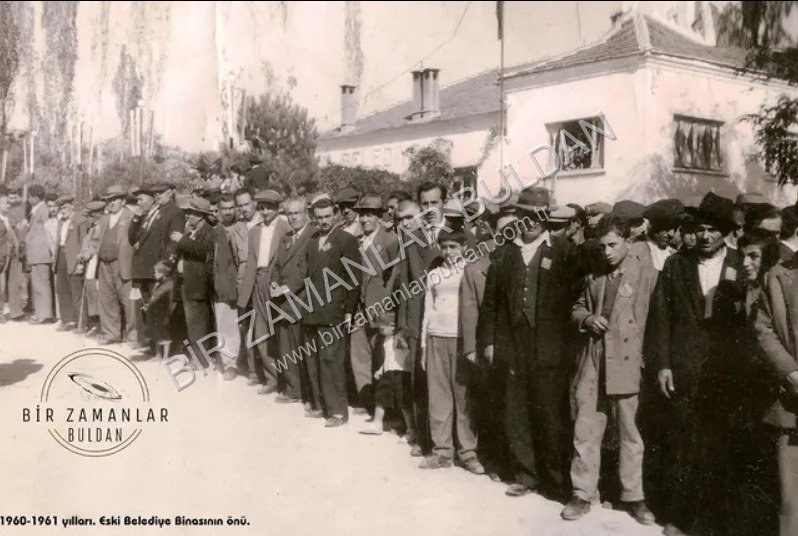 1961 yılı bir bayram töreni.