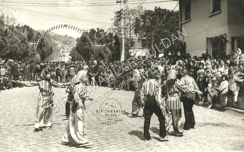 Alanyazı Meydanı bir bayram kutlaması 1970'li yıllar...