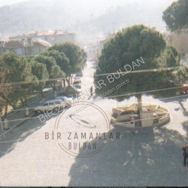 Alanyazı Meydanı. 1990'lı yıllar.