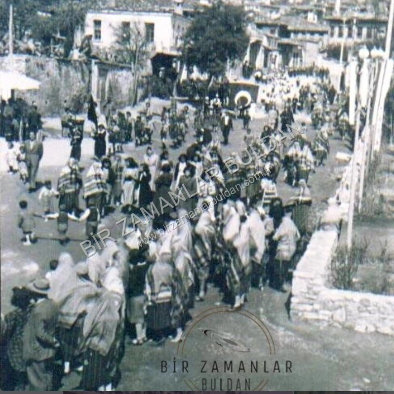 1940'lı yıllar. 4 Eylül kutlamaları.