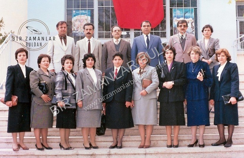 Cumhuriyet İlkokulu öğretmenleri. 1988 yılı