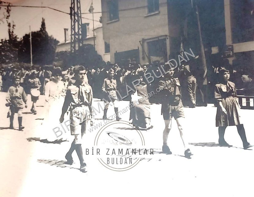 1950'li yıllarda bir bayram töreni