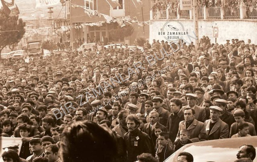 Dönemin Başbakanı Süleyman Demirel'in mitingi