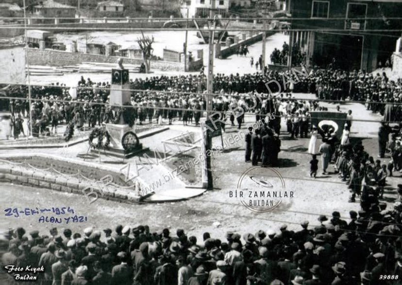 29 Ekim 1954 Cumhuriyet Bayramı kutlamaları