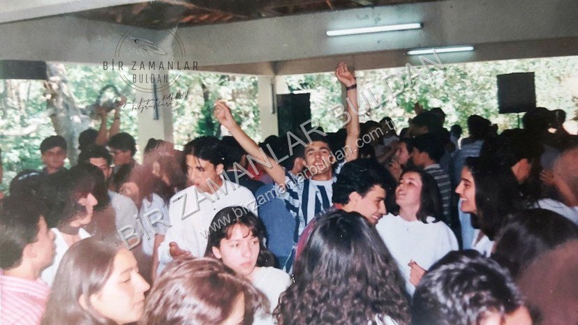 Buldan Akın Lisesi 1994 yılı mezuniyet balosu.
