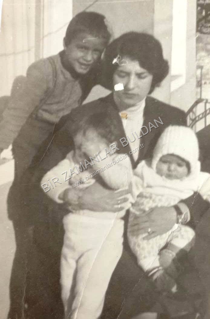 Gülizar KIZILÖZ aile fotoğrafı