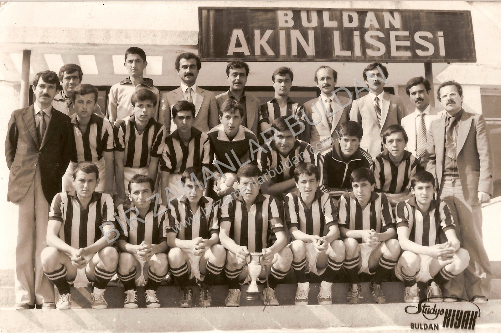 Buldan Akın Lisesi Futbol Takımı