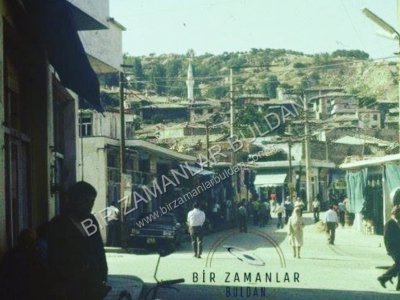 Çarşı Cami tarafına giden yol