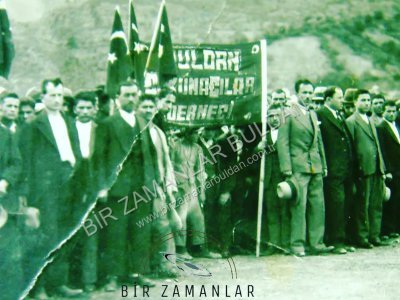 1950'li yıllarda bir bayram töreni
