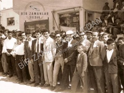 1973 yılı. Cumhuriyet Bayramı Töreni. Alanyazı Meydanı.