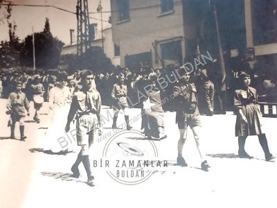 1950'li yıllarda bir bayram töreni